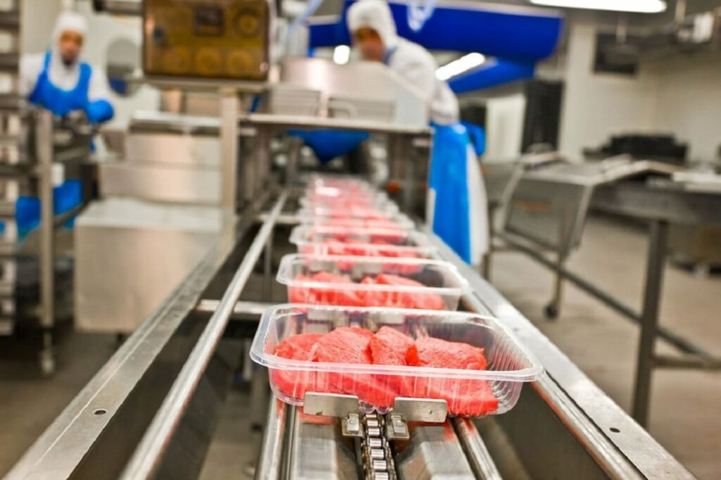 A Colly e produz ferramentas para apoiar empresas e dedetizadoras com ferramentas efetivas para controle de pragas e vetores. As rrmadilhas adesivas produzidas pela Colly controlam e monitoram problemas como infestações, contaminações de produtos e o risco de disseminação de doenças em seres humanos (funcionários, clientes e consumidores).